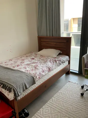Bed + mattress
