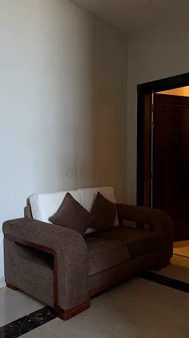 كنبه واسعه لصاله