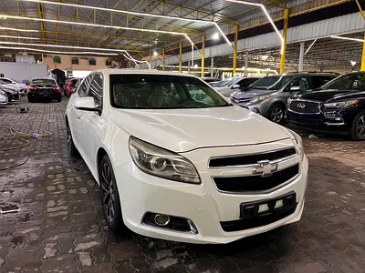 2013 Chevrolet MALIBU photo 2