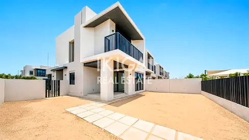 Fully Landscaped | Park Facing | Corner | Single Row