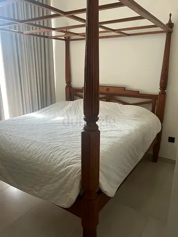 Solid Wood Four-Poster Bedframe (King) - Classic Design