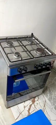 West point Gas oven with 4 Burner
