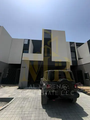 فيلا فاخرة بالزوراء، طابقين وروف، 4 غرف ماستر بمساحات مميزة، تصميم عصري، شامل الكهرباء والمياه والمكيفات بموقع راقٍ ومميز.