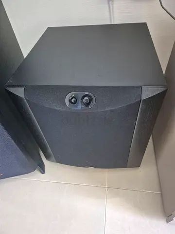 Perfect yamaha subwoofer NS-SW300
