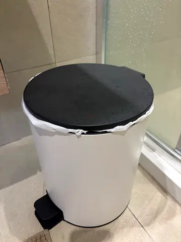 Small white pedal bin with soft-close lid - used