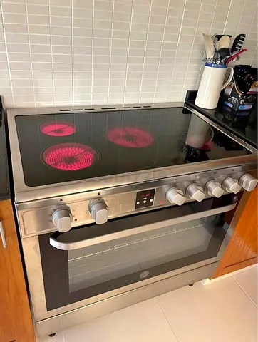 HOOVER brand 5 Hobs full electric ceramic Cooking range size 90cm Exellent Condition