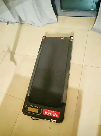 Compact folding treadmill - electric walking pad in good condition