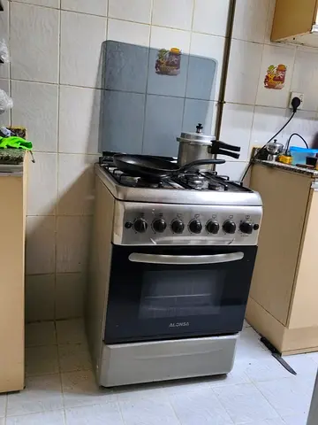 Used Alonsa freestanding gas cooker with oven - good working condition