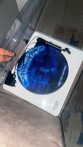 Vinyl record player