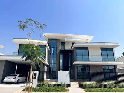 Large V12 Layout|Two Master bedrooms|Upgraded
