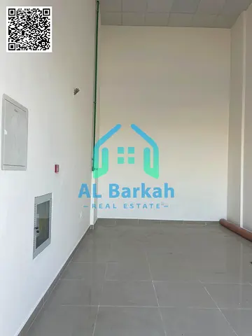 محل للإيجار السنوى موقع متميز متفرع من شارع الشيخ عمار
