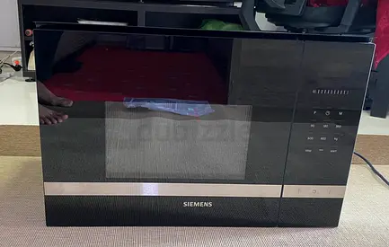 Siemens BE555LMSOM Built-in Microwave Oven in Black Glass