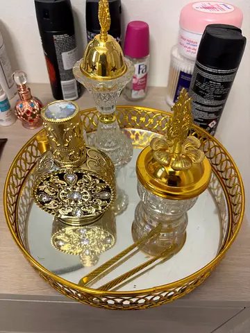 Decorative Arabic Oud/Dekorative Perfume Bottle Set on Mirror Tray