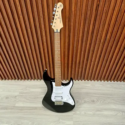 Yamaha Pacifica 012 (PAC012) Electric Guitar