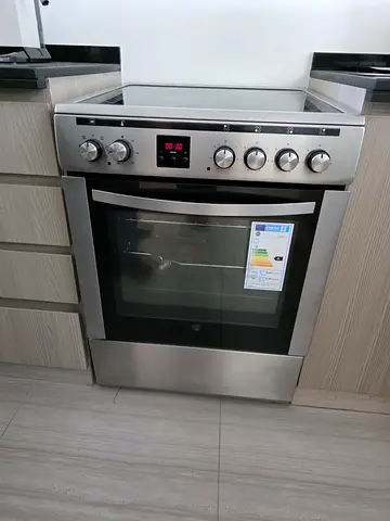 Hoover electric cooker clean - brand new condition
