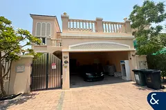 Luxury Villa l Huge l Large Garden l