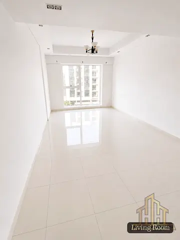 BRIGHT INTERIORS | FUNCTIONAL LAYOUT | WELL-LIT SPACES
