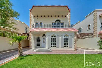 Spacious Garden | Vacant Now | Upgraded Interiors