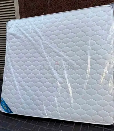 180x200cm king size mattress. All times delivery available