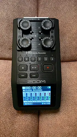 Zoom H6 Handy Recorder – Portable 6-Track Field Recorder (Good Working Condition)