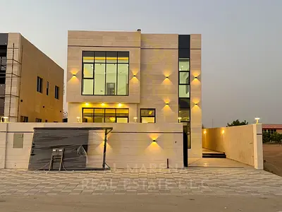 في قلب منطقة الباهية بعجمان، وبالقرب من الشارع العام وبجوار مسجد، نقدم لكم فيلا فاخرة تجمع بين الفخامة، الراحة، والتصميم العصري العملي، لتكون الخيار ا