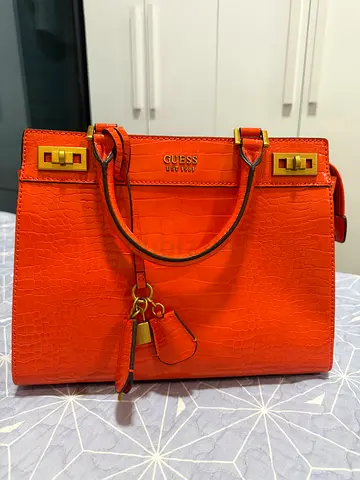 👜 GUESS Women’s Handbag – Orange Croc-Embossed Design 👜