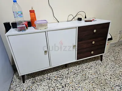 Wooden Drawers and 32 xiami smart tv - Good Condition