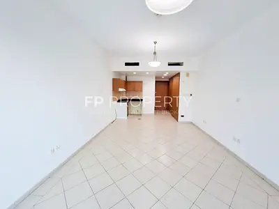 Spacious Ready To Move With Parking