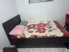 Ladies Bed Space Available – Al Rashidiya