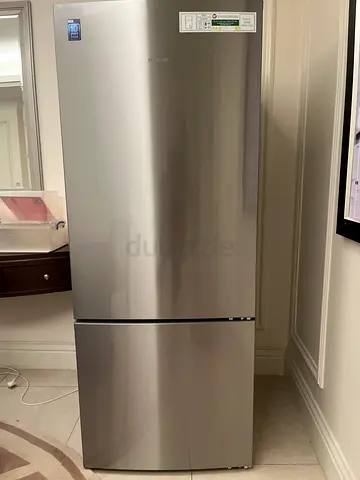 Siemens fridge with bottom freezer 578L-21 cubic feet hardly used. Mint condition