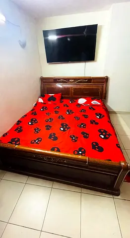 King Size bed free on cost