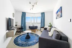 Prime Location 1BR near Dubai Marina w/ Pool &amp; Gym | Furnished | Flexible term