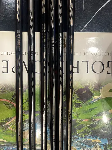 Set of Taylormade Irons (Pto4) model P.7CB. Black shaft N.S Pro modus3.