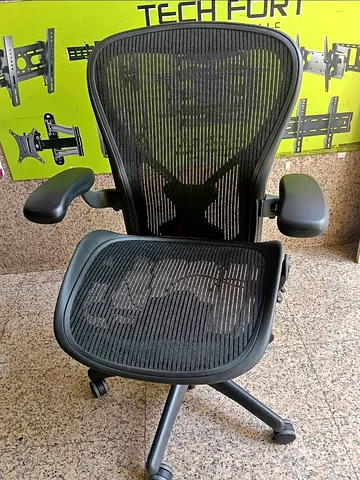 Herman Miller Aeron Office Chair Fully Options With Adjustable Arms Excellent Condition