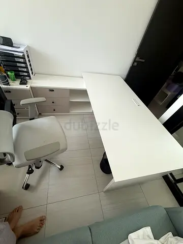 White Office Desk / Computer Table with Cable Grommet - Good Condition