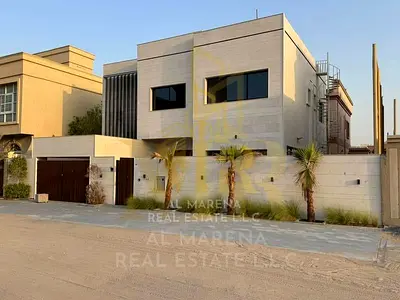 Freehold ownership including water, electricity, and air conditioning fees — Price negotiable Spacious bedrooms, all master suites with built-in ward