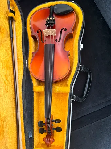 1/2 Size Violin with Case and Bow - Good Condition for kid 4-6 years