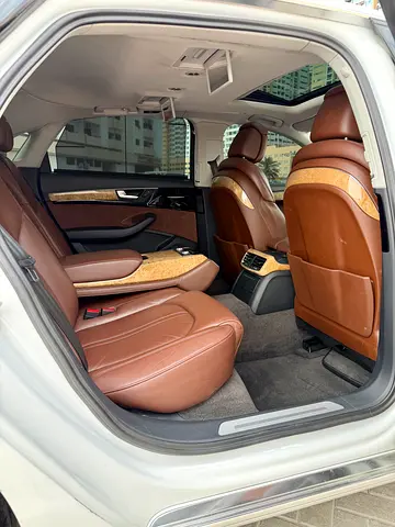 2011 AUDI A8 — миниатюра 11