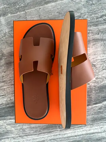Hermes Izmir Scandals Gold Size 12 US 45 EU
