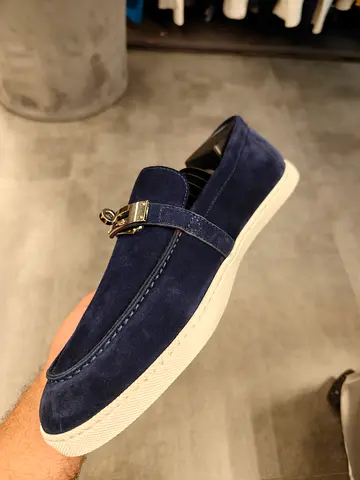 Shoe