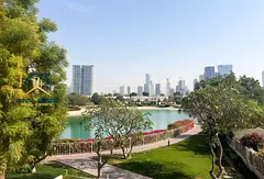 LAKE VIEW | STEP'S TO PARK AND POOL | QUITE