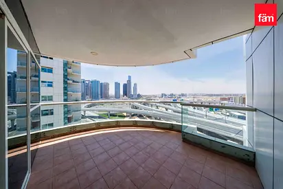 Bright Sapcious 2 Bed High Floor