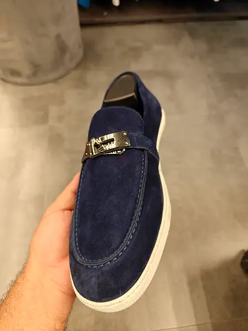 Shoe