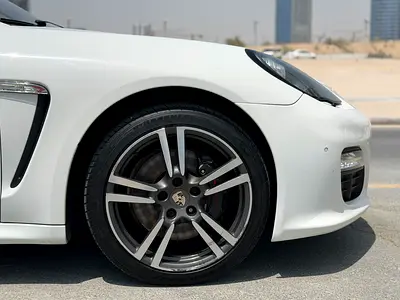 2013 Porsche PANAMERA — миниатюра 4