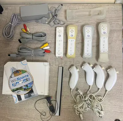 Wii Nintendo Console Bundle – White RVL-001