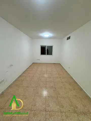 Three rooms and a large hall for rent on Kuwait Street