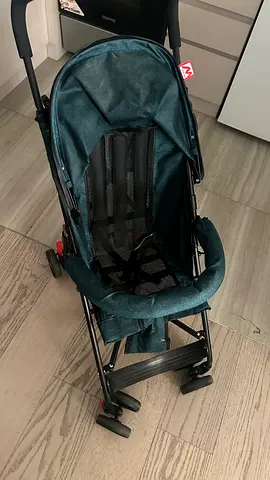 Stroller foldable and lightweight
