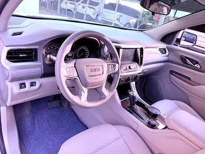 2017 GMC ACADIA — фото 11