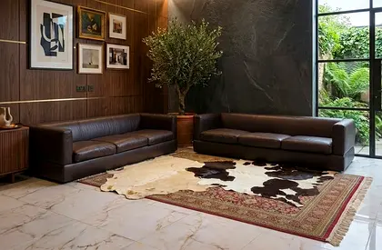 MINOTTI Pair of Modern Brown Leather 3-Seater Sofas