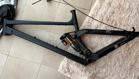 RAAW Mountain Bikes Frame Madonna V2.2 29 Fox Float X2 2POS Factory XL